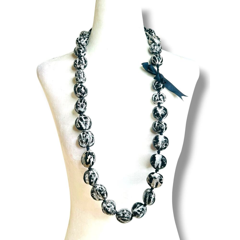 Hawaiian Tiger Kukui Nut Lei Necklace Black and White Intentional Distressing